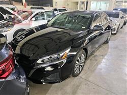 نيسان ألتيما